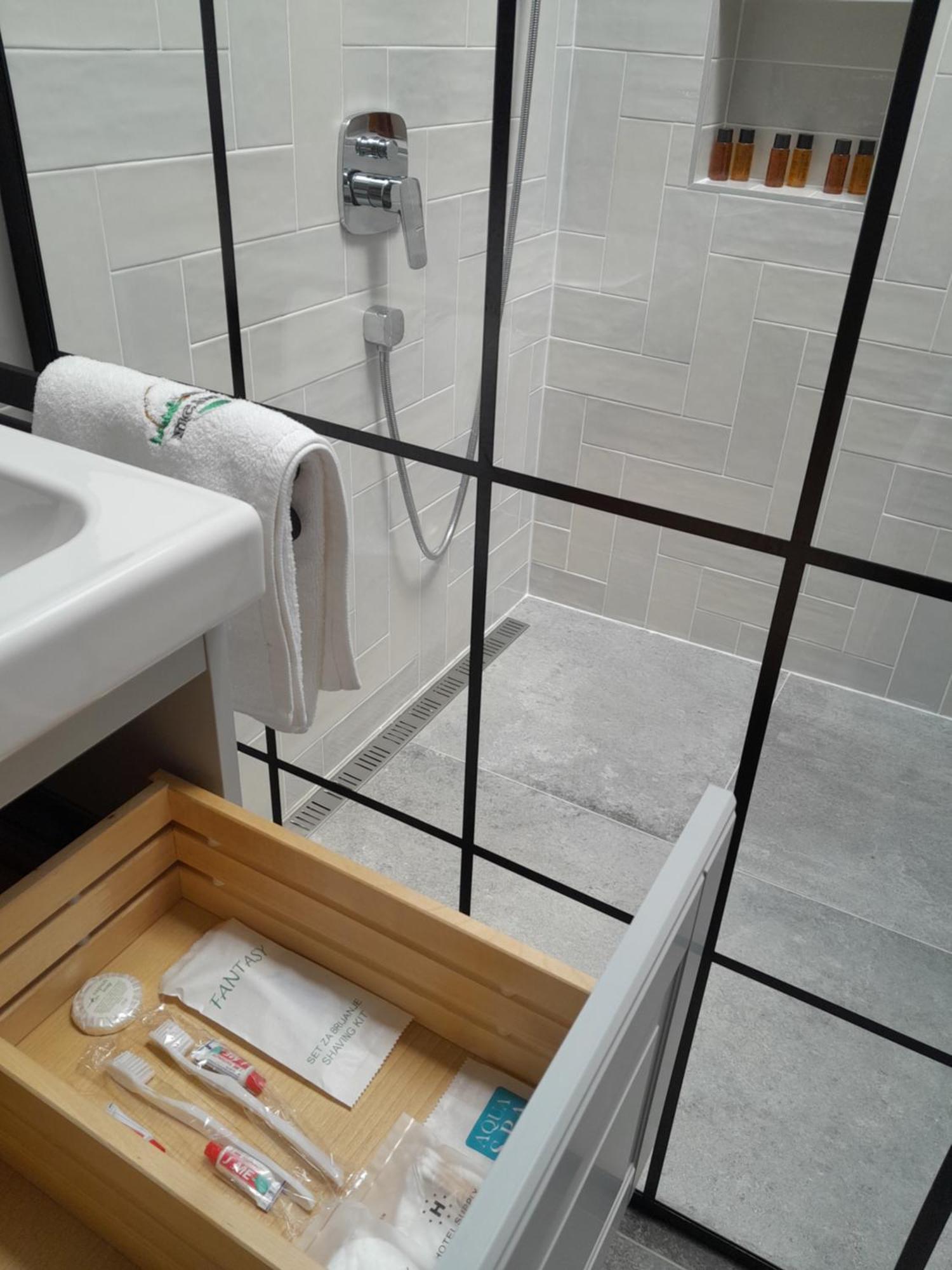 Nica Wood Villa Sremska Kamenica Ngoại thất bức ảnh
