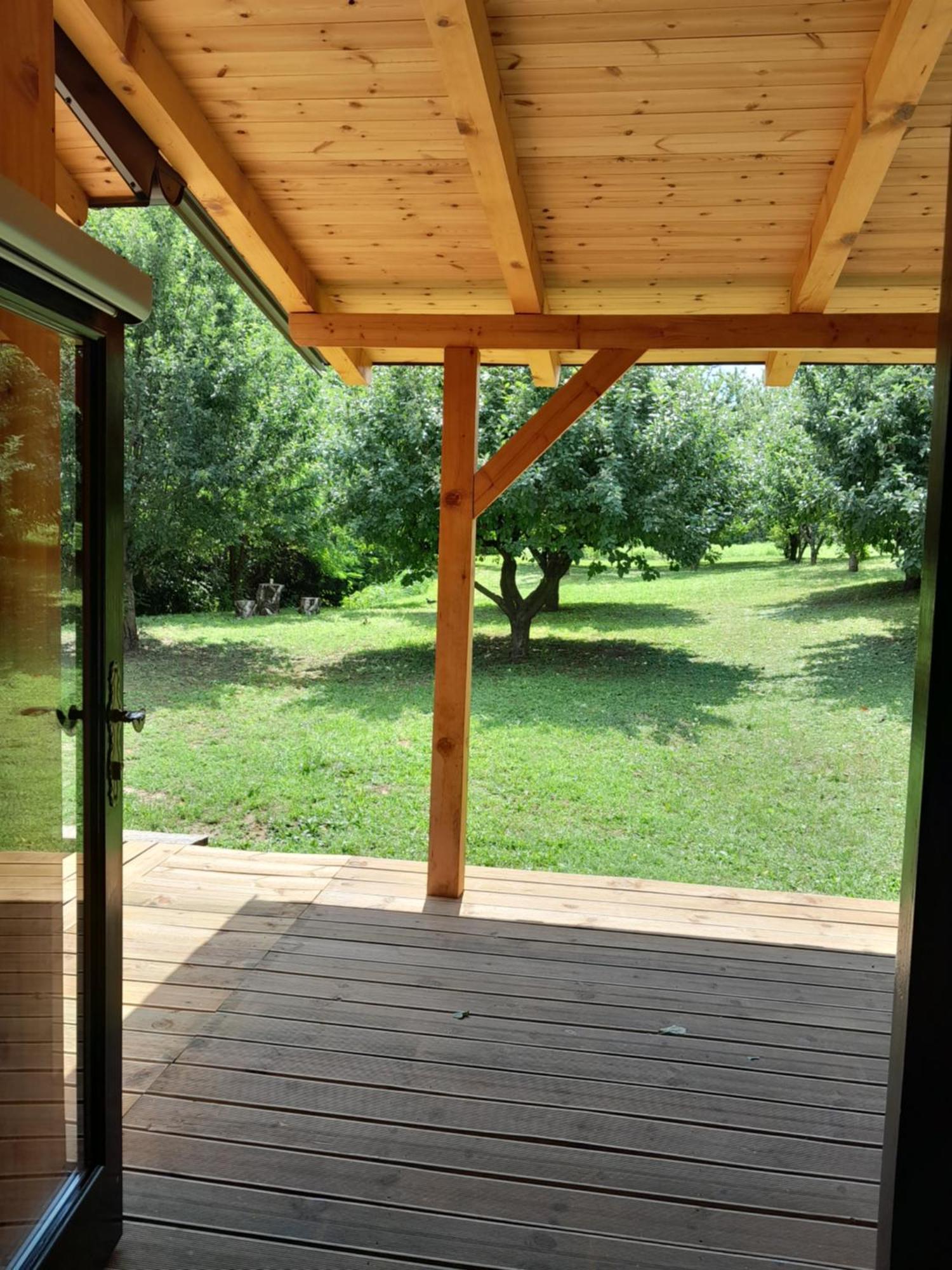 Nica Wood Villa Sremska Kamenica Ngoại thất bức ảnh