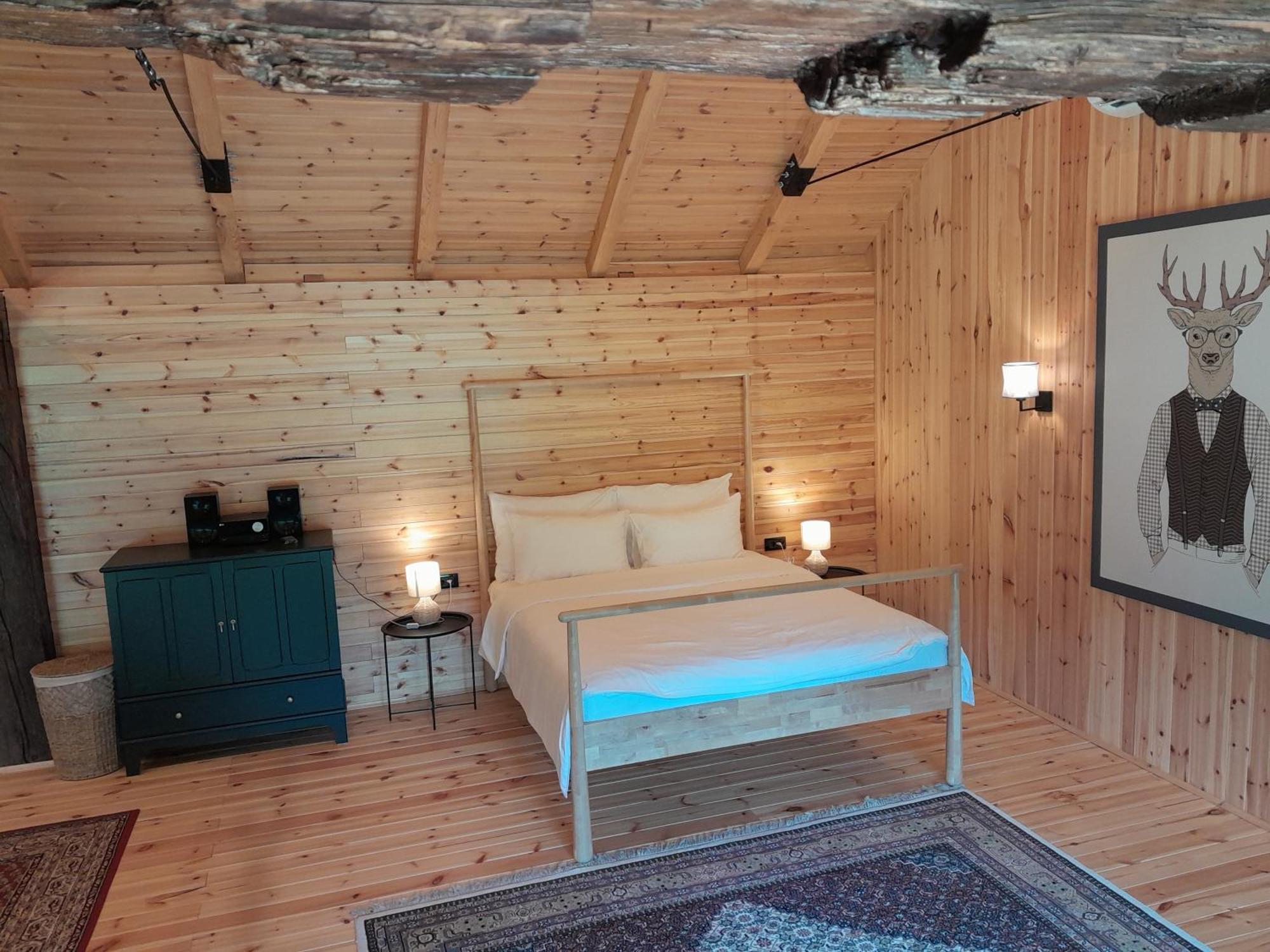 Nica Wood Villa Sremska Kamenica Ngoại thất bức ảnh