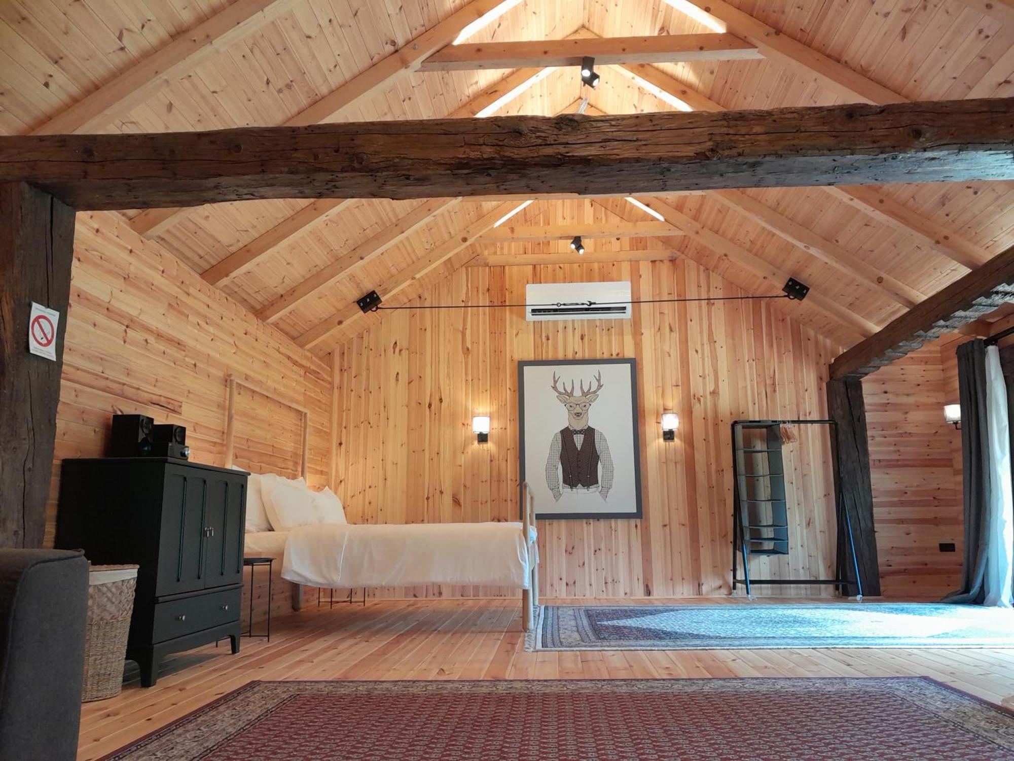 Nica Wood Villa Sremska Kamenica Ngoại thất bức ảnh